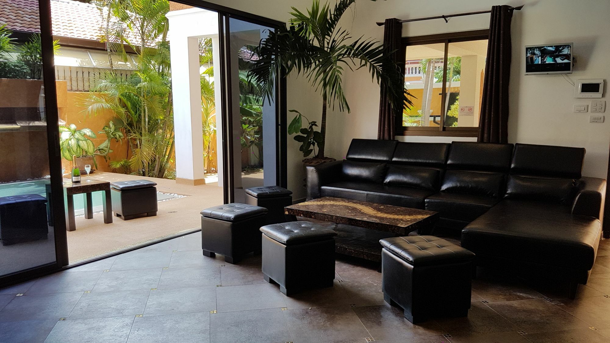 Hideland - The Luxury Tropical Villa Pattaya Luaran gambar